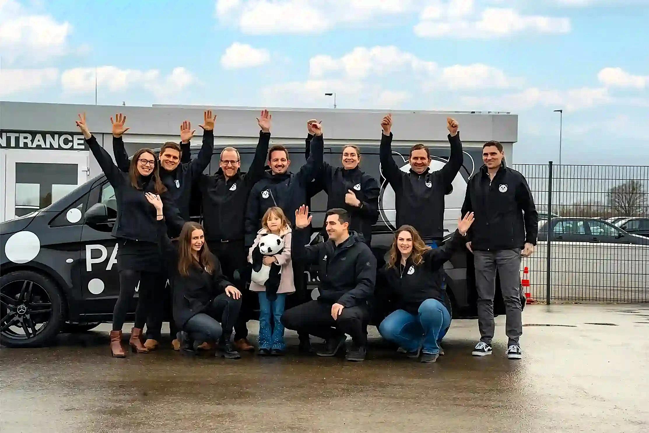 Maradjon tájékozott a valós idejű parkolóhely-érhetőségi frissítésekkel a Panda Parken-nél.